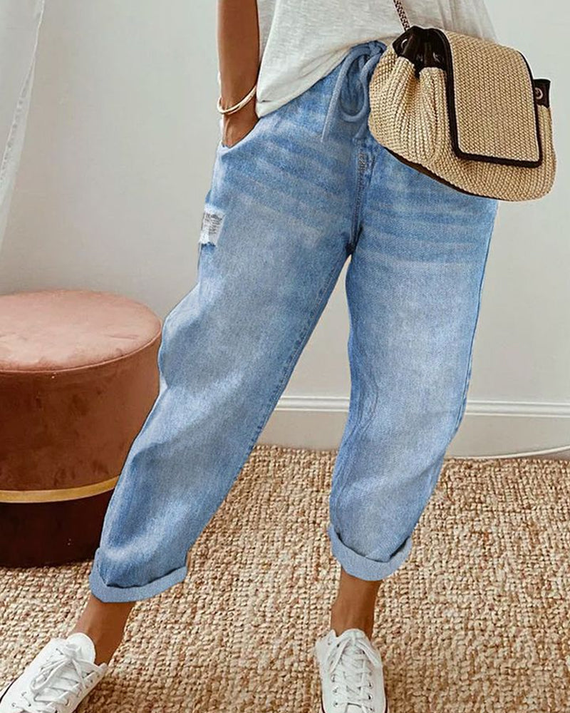 Distressed Relaxed Fit Jeans