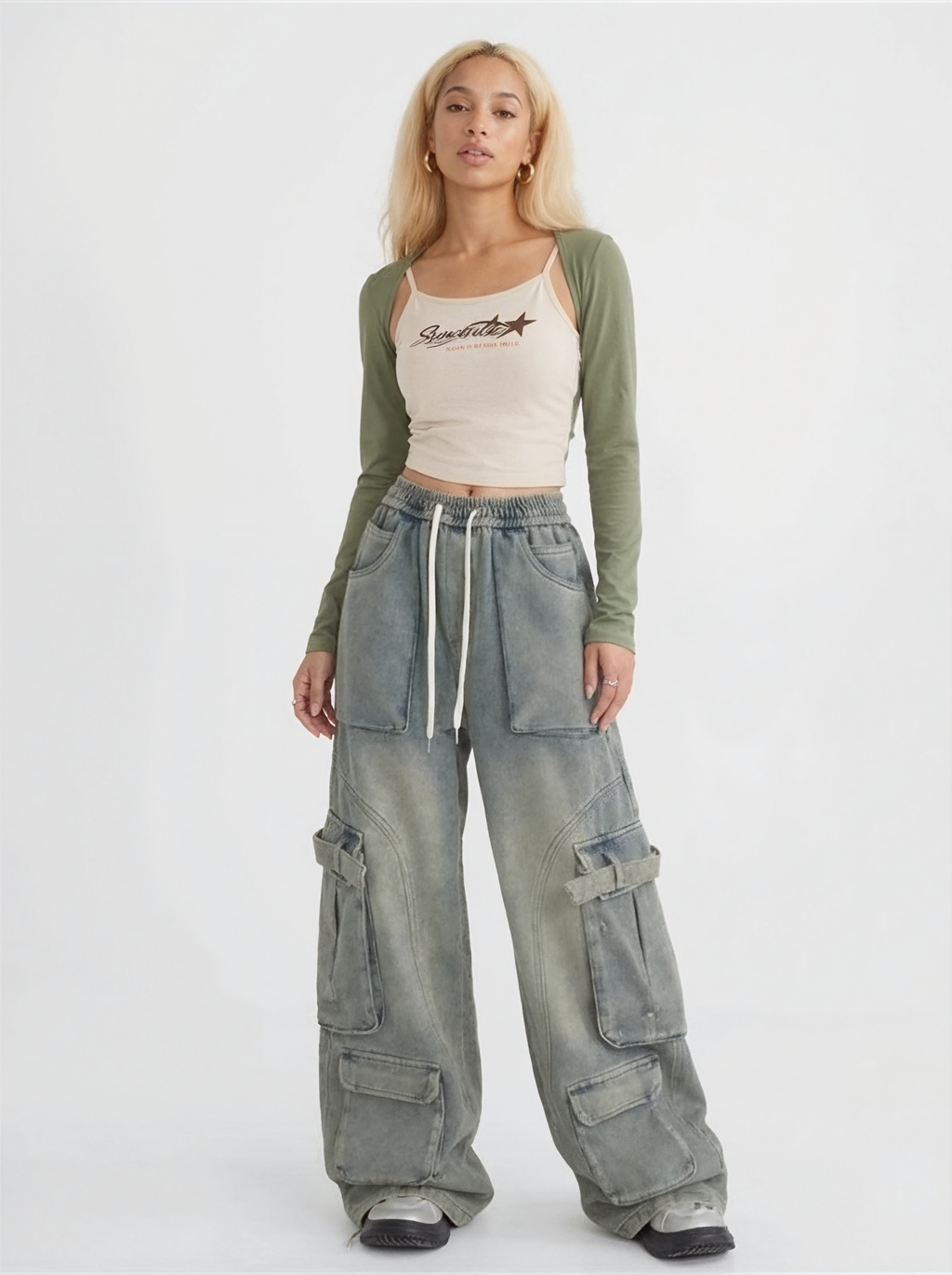 Distressed Wide Leg Cargo Jeans
