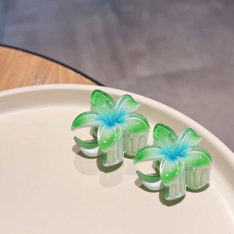 Plumeria Strong Grip Claw Clip