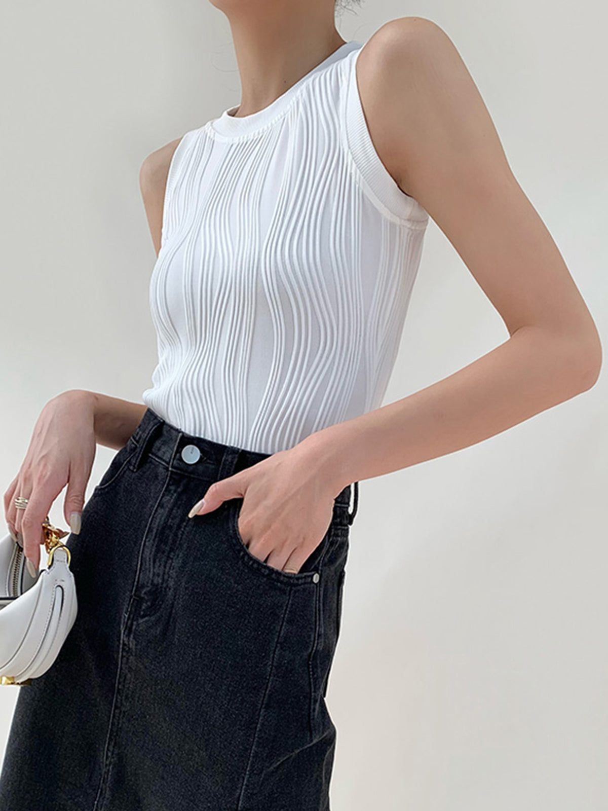 Wavy Ribbed Slim Fit Tank Top