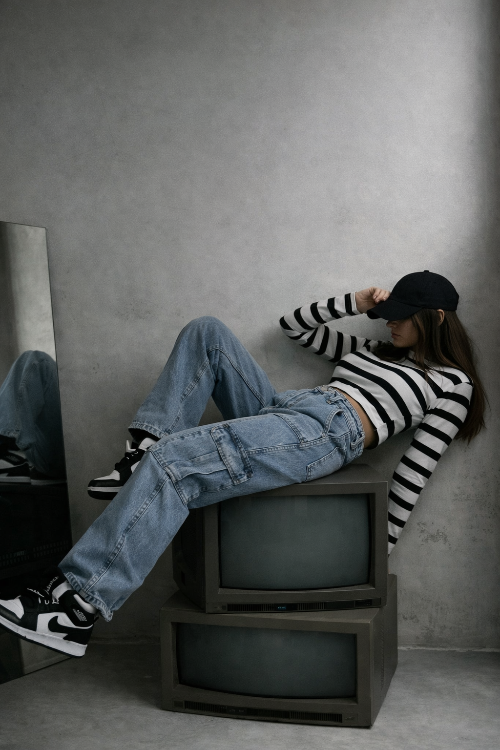 Low Rise Straight Cargo Jeans