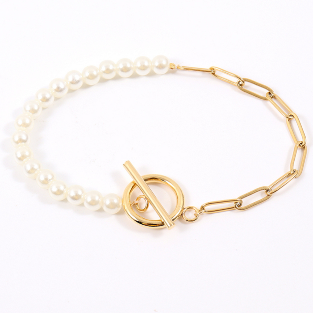 Paperclip Pearl Toggle Necklace