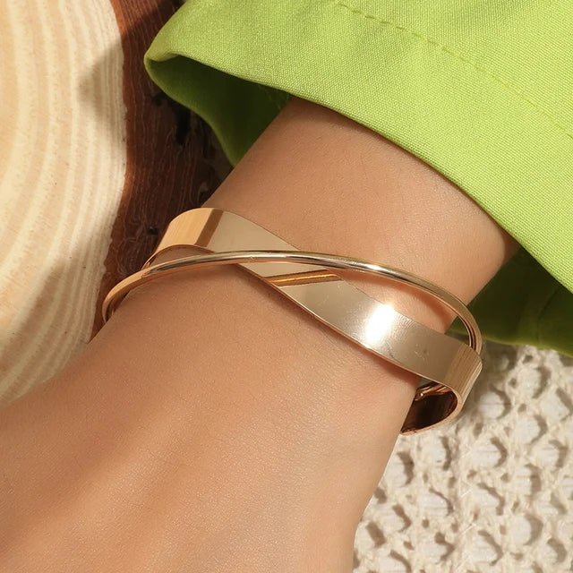 Gold Crossover Bracelet