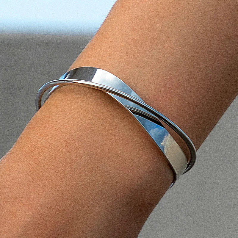 Gold Crossover Bracelet